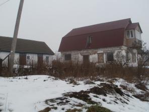 Продам срочно 2-х эт.недостроенный дом в центре Пашин