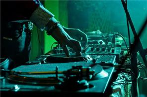 DJ на праздник свадебный диджей DJ